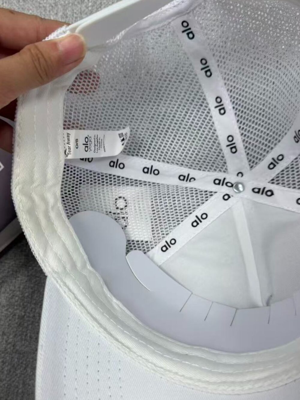 Summer sun hat Alo Yoga☀️District Trucker Hat White NWT Unisex Style - Picture 4 of 5